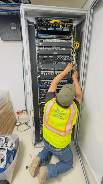 Armado y cableado de rack