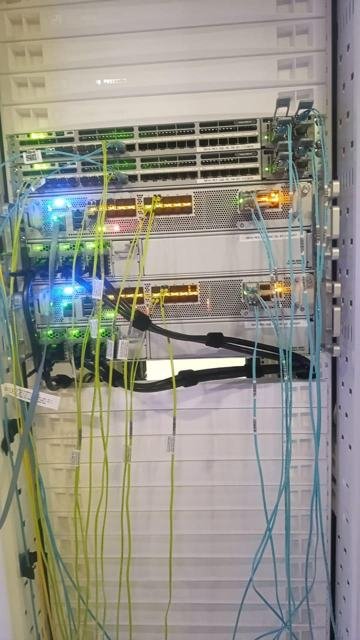 Parcheo de fibra en centro de datos